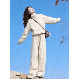 2026超火冬装一整套韩系高级感菱格卫衣休闲运动白色两件套小香风