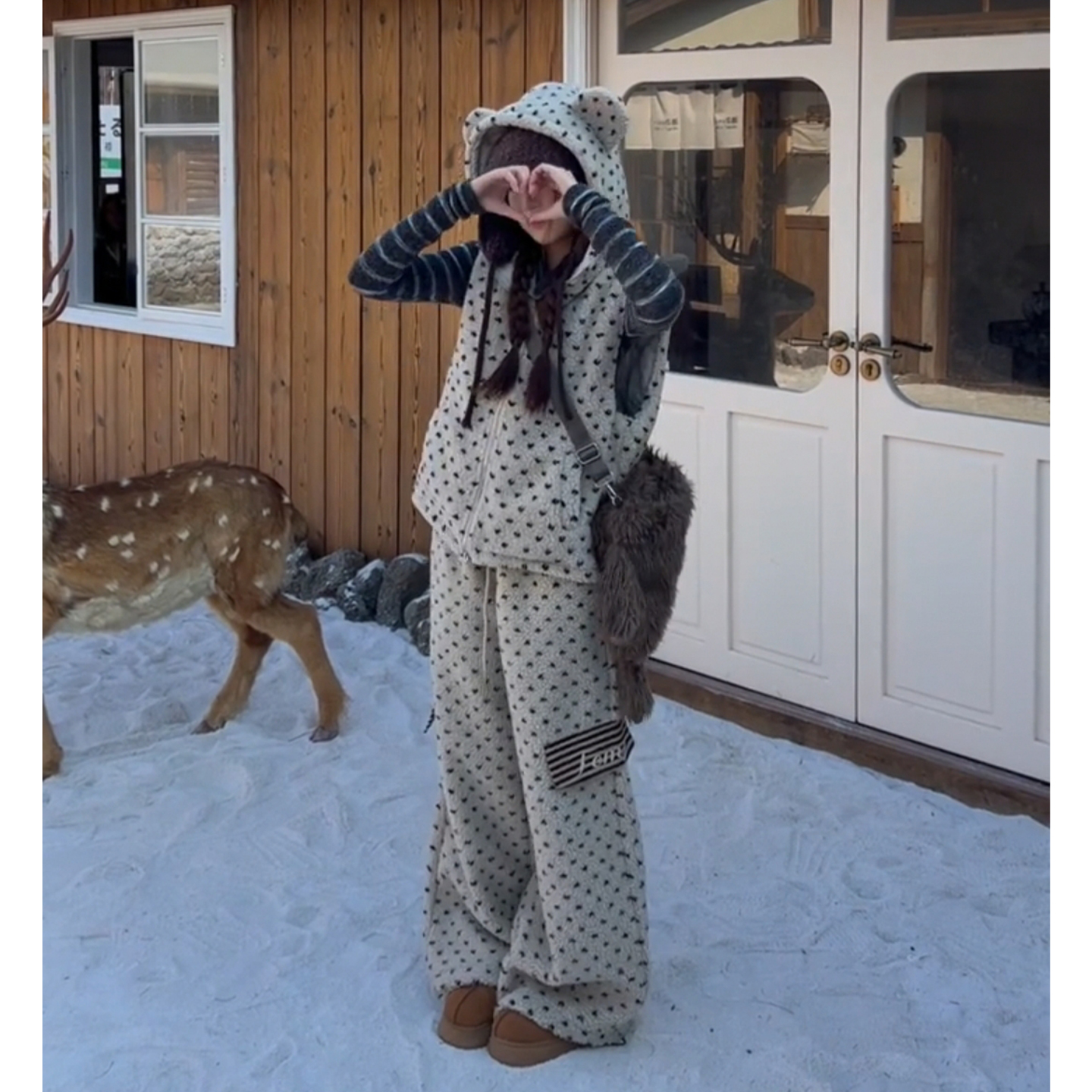 巨好看的羊羔毛休闲穿搭韩系高级感运动服连帽夹棉马甲两件套冬装