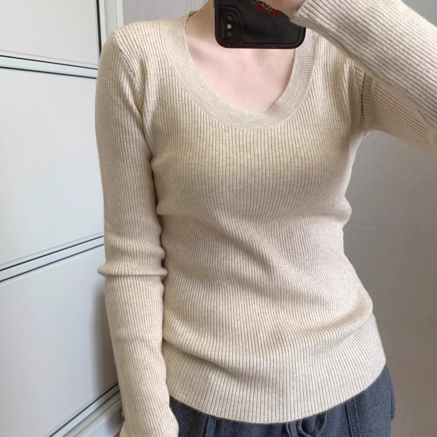 2025新款低圆领打底衫女秋冬高级感修身内搭毛衣U领别致绝美针织