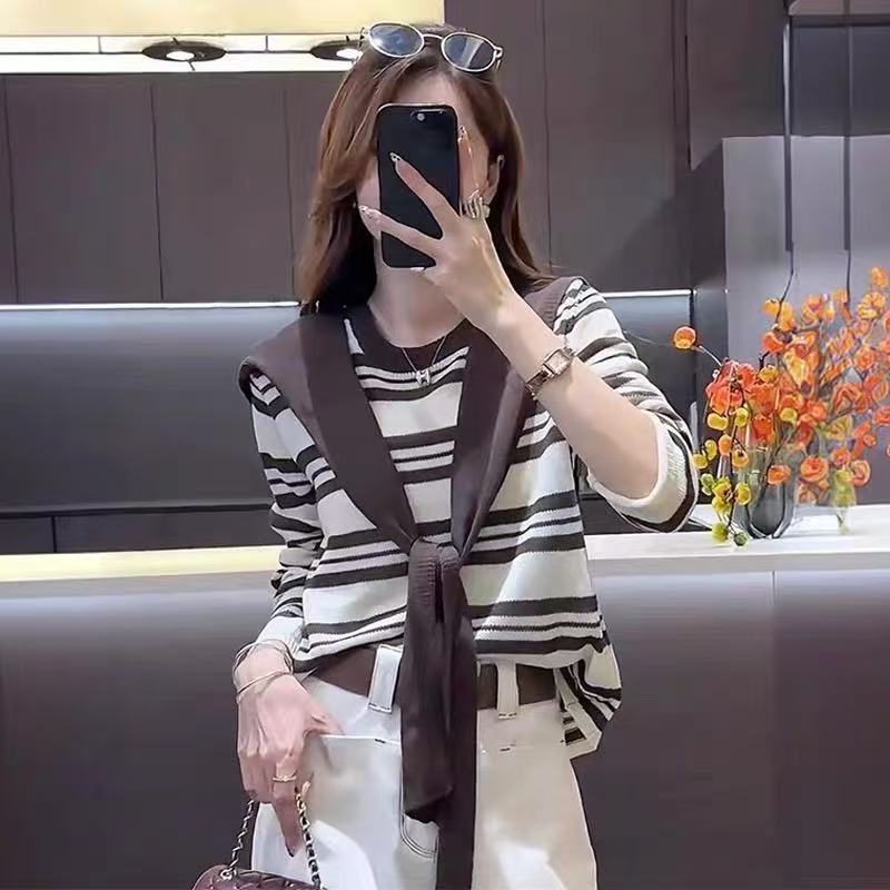 潮流披肩套装纯色百搭针织披肩+温柔条纹长袖孕妇哺乳上衣两件套.