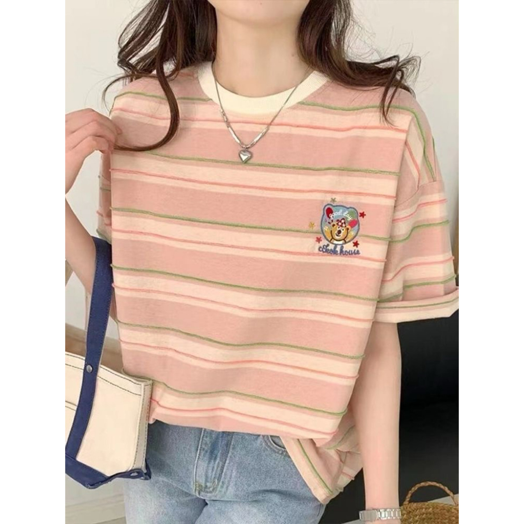 刺绣小熊撞色条纹宽松短袖T恤女春夏新款可爱甜美休闲百搭上衣