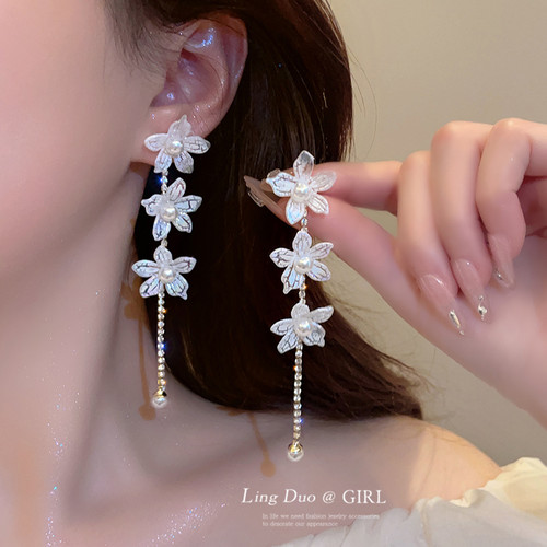 日韩合金材质珍珠花朵流苏耳环女