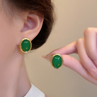 复古绿色椭圆耳钉女轻奢高级感气质大气耳环2025年新款 耳饰品 爆款