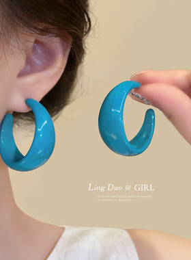复古港风蓝色C型耳环女2025新款爆款气质时尚耳钉高级感夸张耳饰