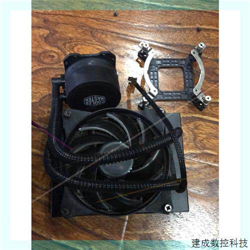 议价酷冷至尊水冷冰神B120i,成色还可以,原来压i7-7700