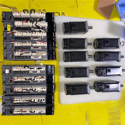 议价三菱伺服 驱动器套装  MR-J3-40A 电机HF-KP4拍前询价