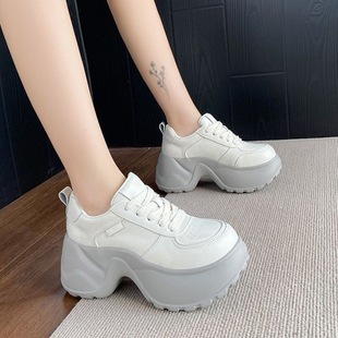 增高休闲运动鞋厚底运动鞋女2025年新款小个子配阔腿裤的女鞋子潮