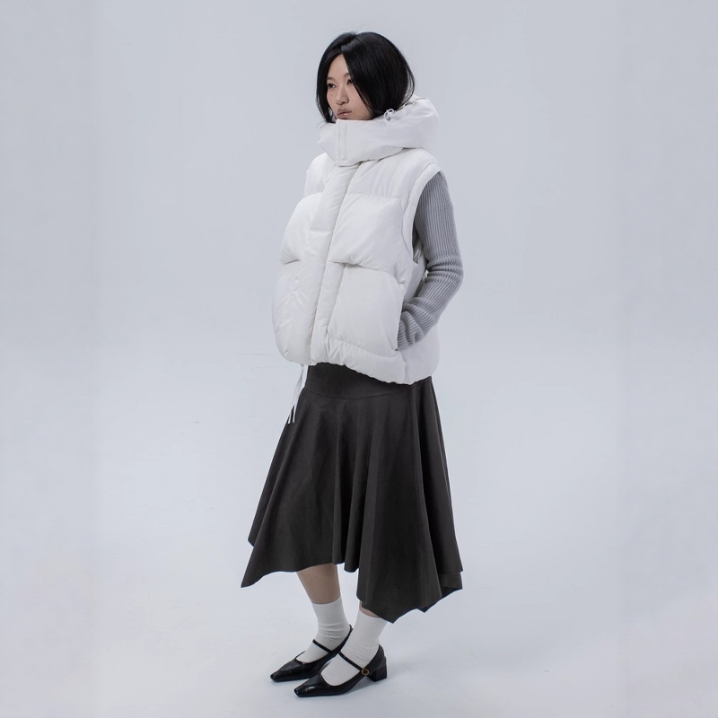 90白鸭绒三防连帽羽绒马甲通勤
