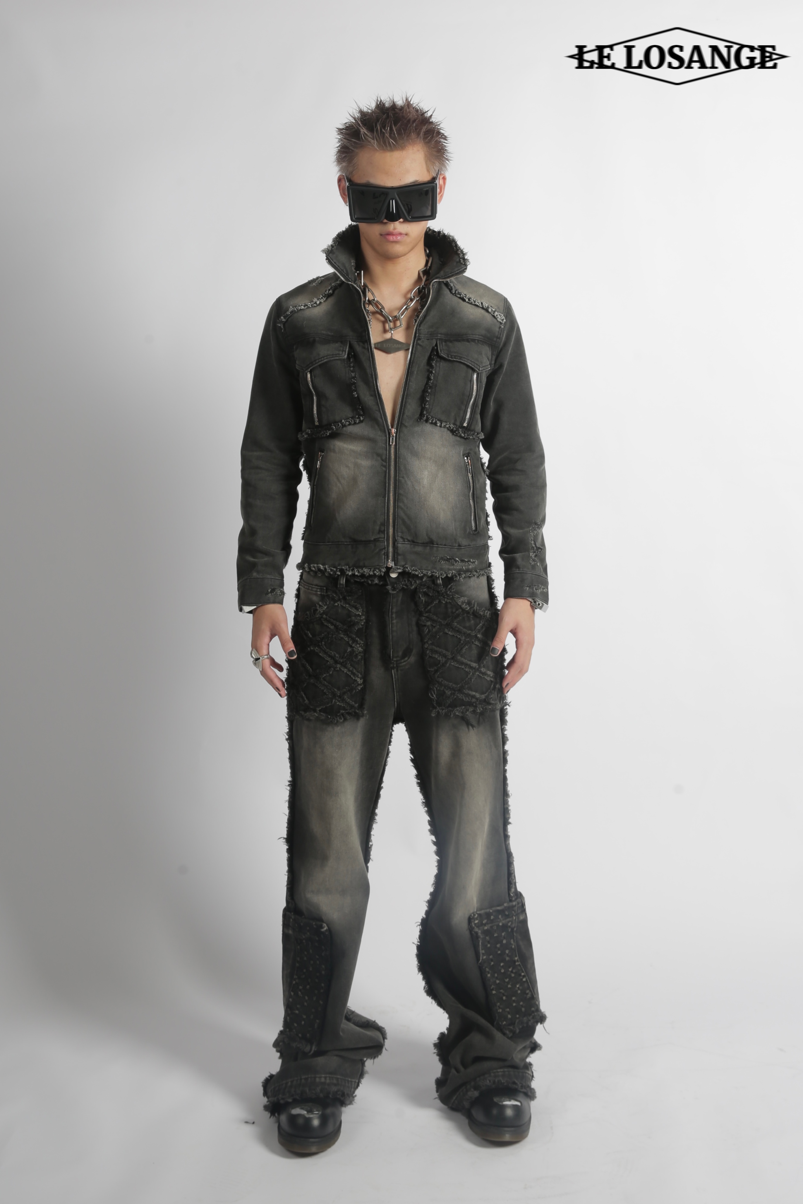 水洗牛仔裤FLAREDDENIM