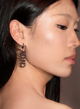 Without Me/HAZAMA钛钢字母耳环小众俱乐部男女简约个性耳饰饰品