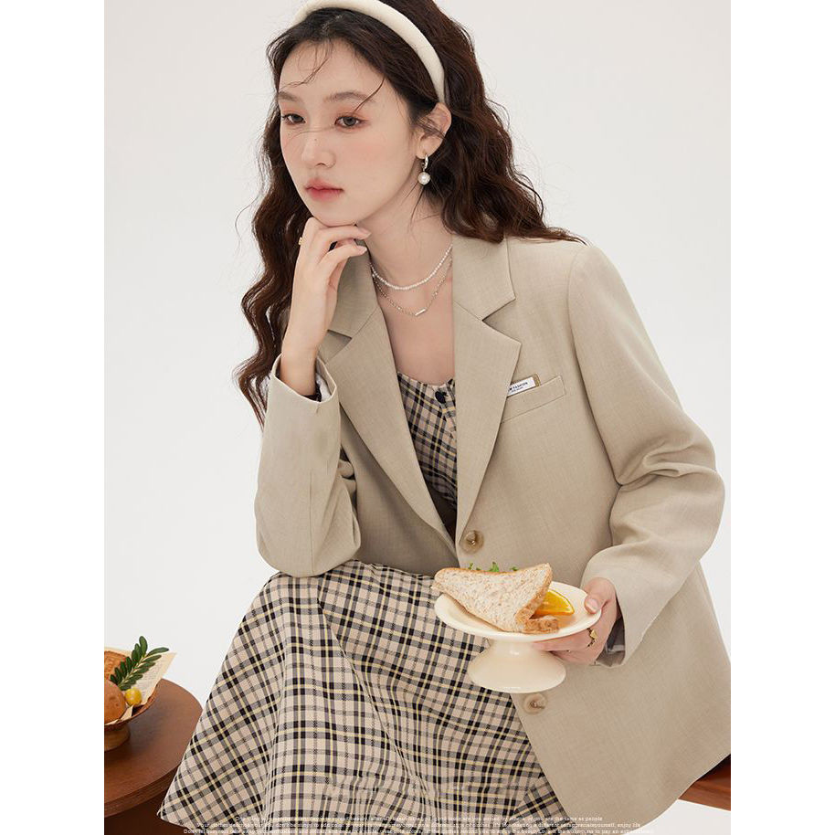 《洋房少女》入秋长裙设计感连衣裙2025秋季高档优雅二件套套装女