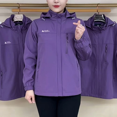 山峰图胸兜拉链帽款冲锋衣外套春秋款防风保暖休闲通勤中老年女装