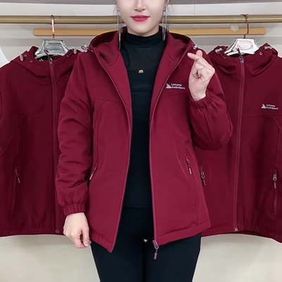 新款净版字母加棉冲锋衣外套防寒保暖妈妈外套休闲通勤中老年女装