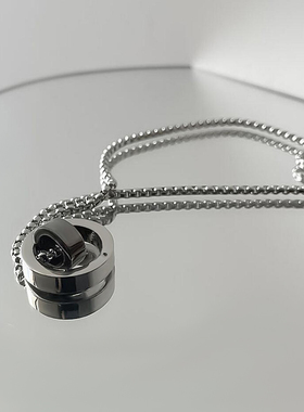 DUKATO新品钛钢双环love项链小众设计冷淡风嘻哈潮流吊坠情侣饰品