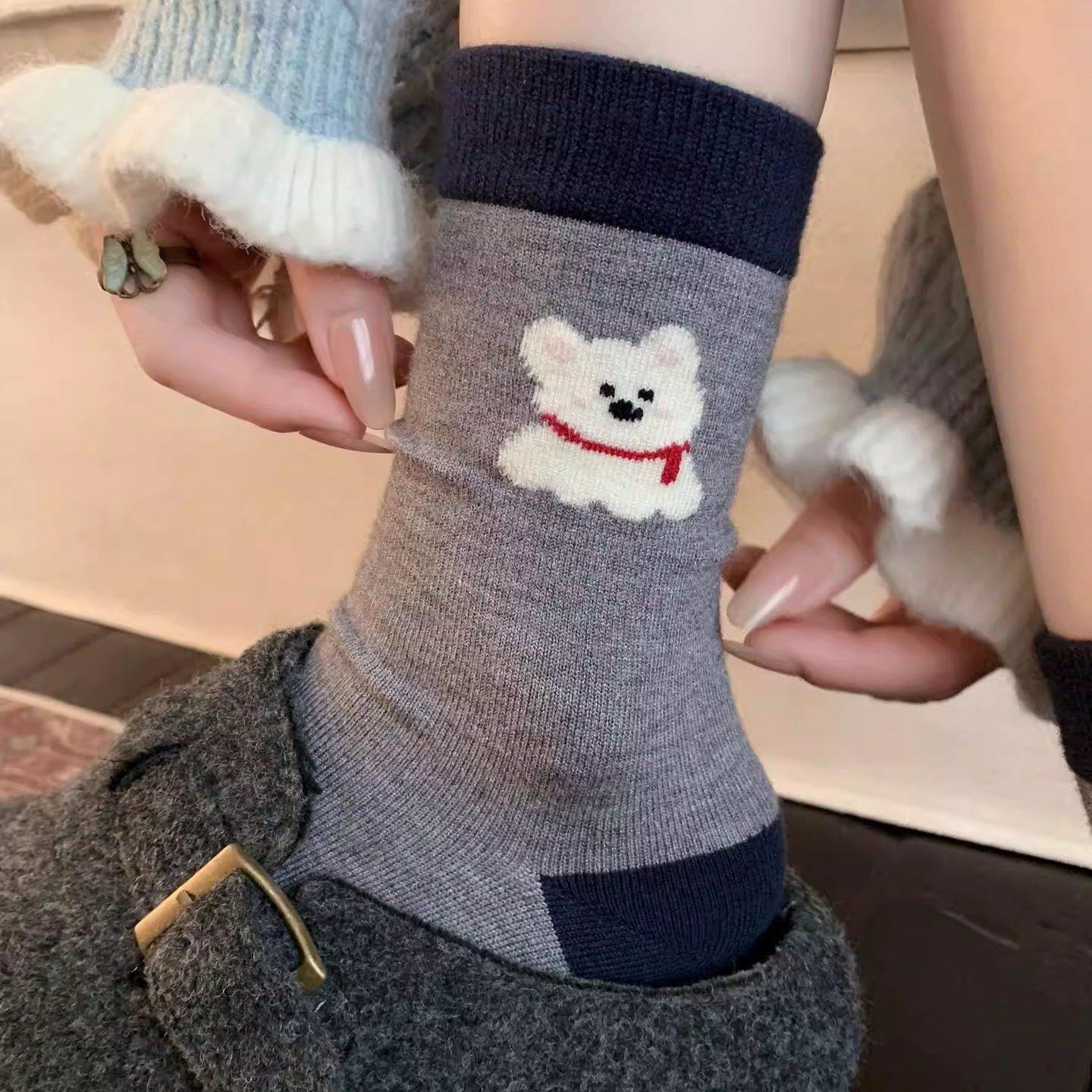 灰色格雷系袜子女款可爱小狗袜中筒秋冬甜防寒保暖堆堆袜配勃肯鞋,女士内衣/男士内衣/家居服,中筒袜,淘宝优惠券,粉丝福利购,淘宝优惠卷