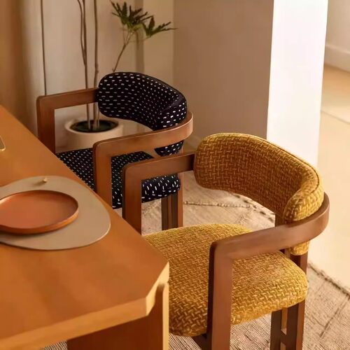 2026意式高端餐椅家用中古风洽谈茶室实木椅子设计师白蜡木扶手椅