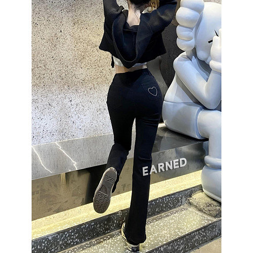 EARNED 新款刺绣爱心高腰显瘦开叉弹力微喇牛仔裤女