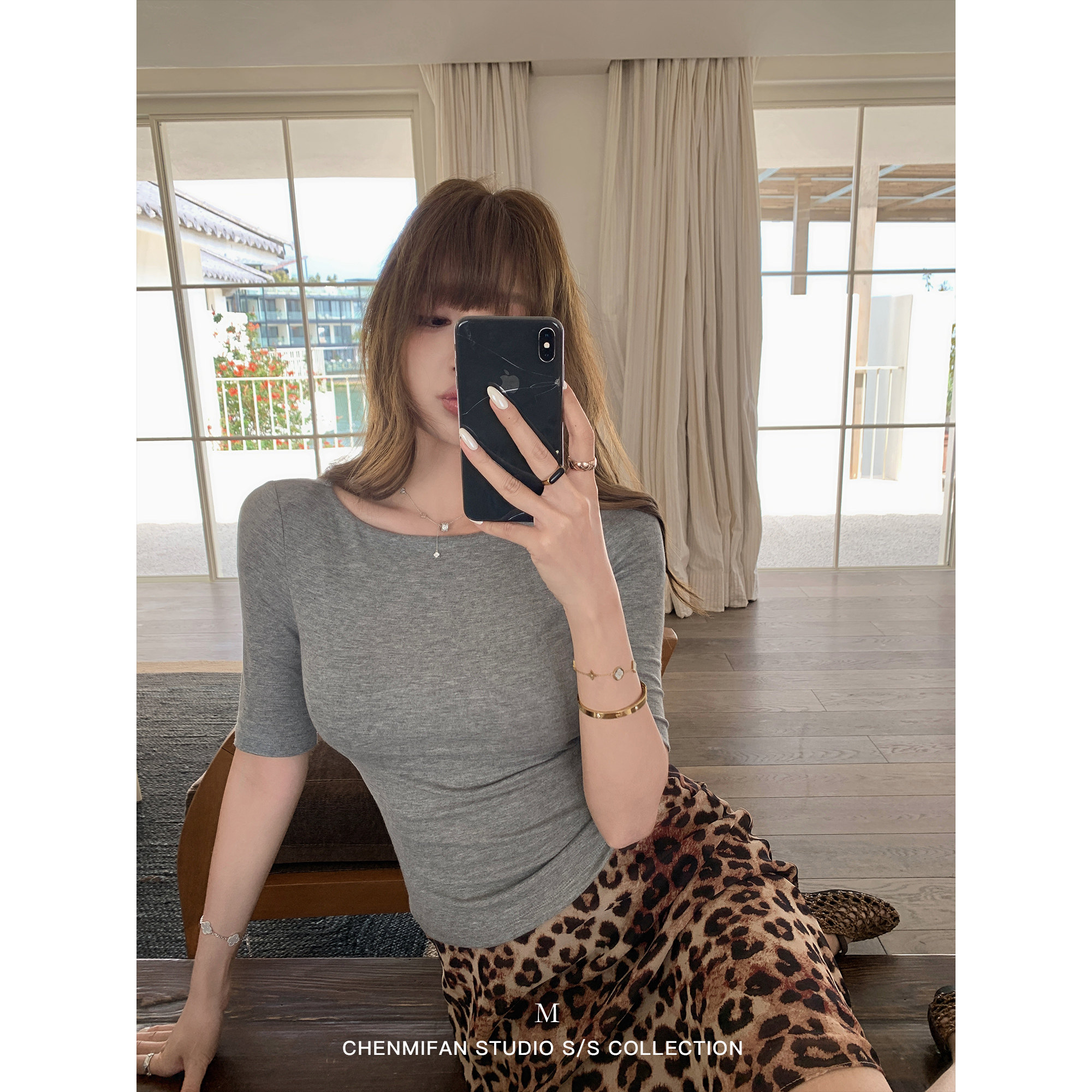 辰米范 广岛之恋 气质船领正肩五分袖T恤女修身显瘦打底中袖上衣