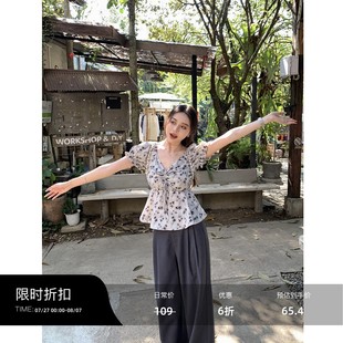 收腰显瘦衬衣设计感一字肩上衣 辰米范 泡泡袖 v领碎花衬衫 女夏季