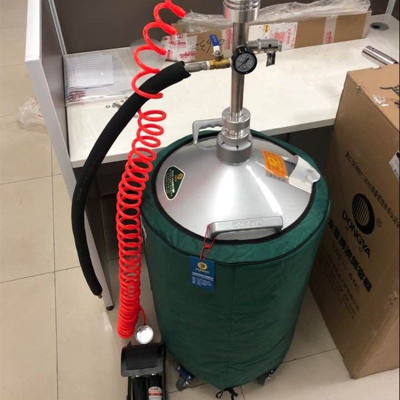 液氮泵手捏式脚踏式液氮罐提取液氮装置50口径通用型30 35 50升