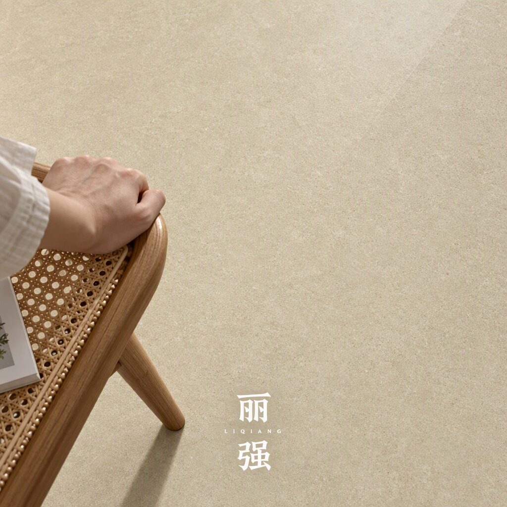 侘寂微水泥SPC锁扣地板防水耐磨图片