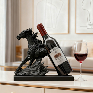 创意骏马斜放酒架摆件高级感小众现代简约家居酒柜电视柜红酒架托