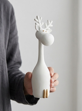 简约白色陶瓷鹿摆件客厅玄关