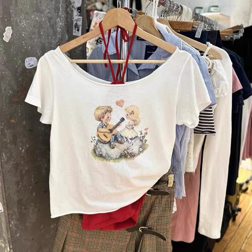 BrandyGirl新款一字肩吉他小孩印花bm卷边短袖T恤女显瘦漏肩上衣