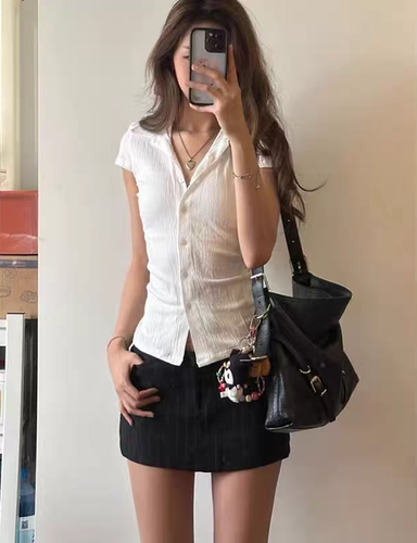 BrandyGirl美式褶皱暗纹翻领bm衬衫女辣妹修身短袖单排扣上衣T恤
