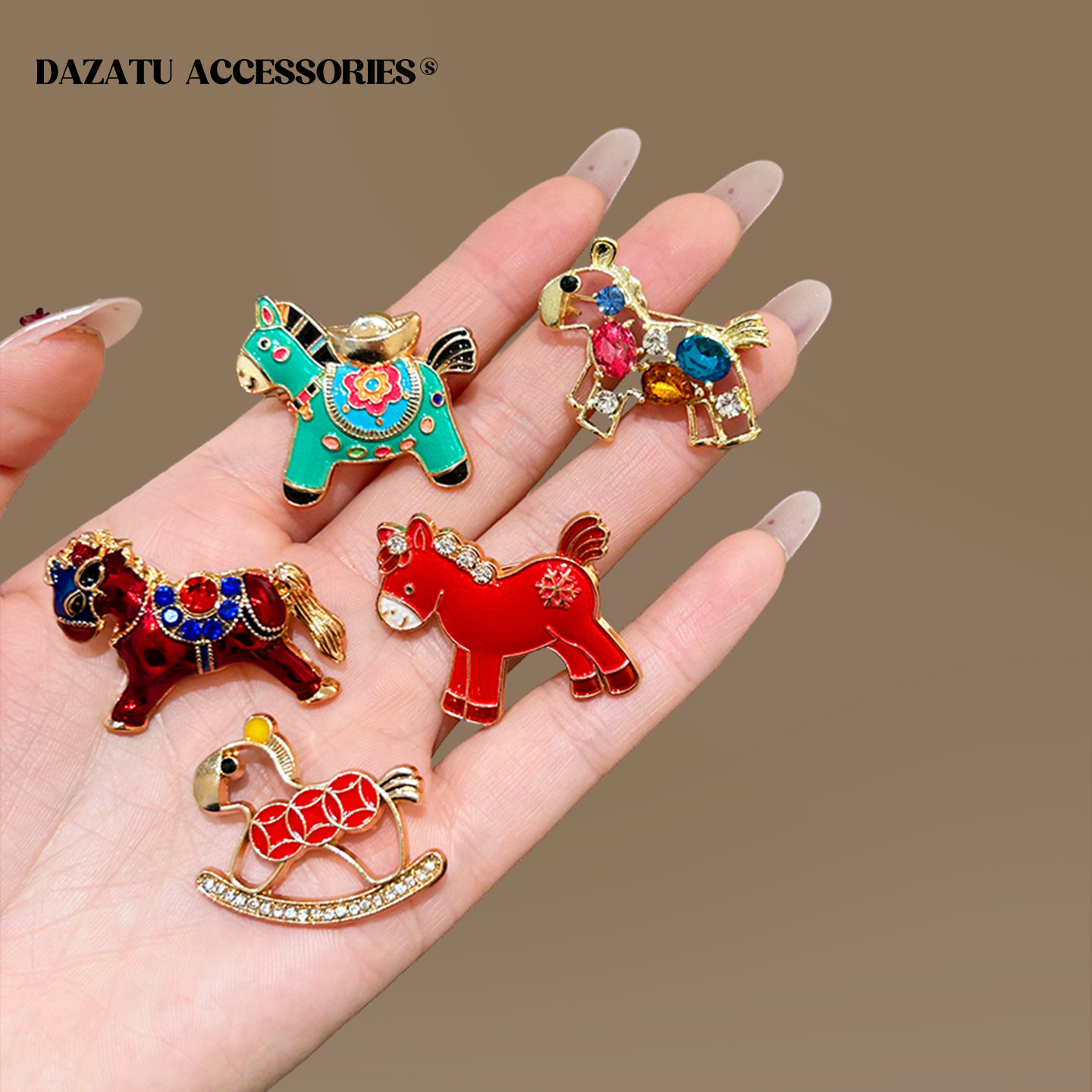 2026马年小马金属胸针新年装饰品别针本命年创意胸花装饰送人礼物,饰品/流行首饰/时尚饰品新,胸针,淘宝优惠券,粉丝福利购,淘宝优惠卷