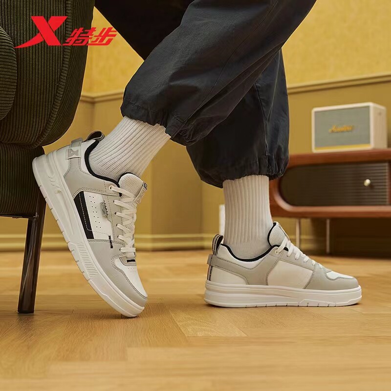 特步男鞋创新小板鞋2023秋季新款经典滑板鞋休闲鞋子977319310014