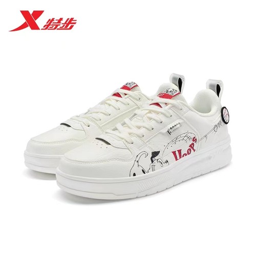 图案系带板鞋特步忠狗小白鞋男子