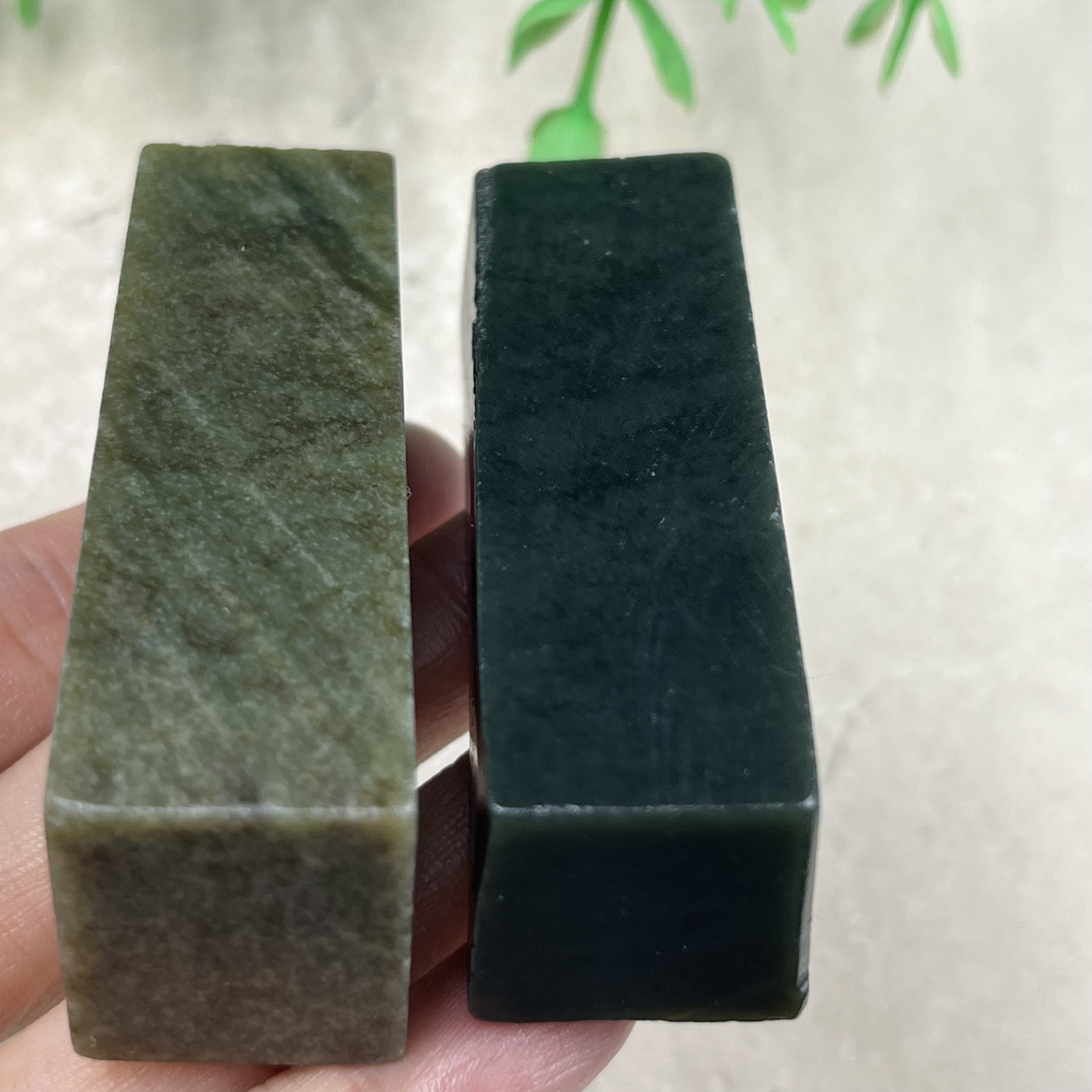 2件价新疆和田玉青玉糖玉印章把件边角料镇尺玉石料下脚料包邮t