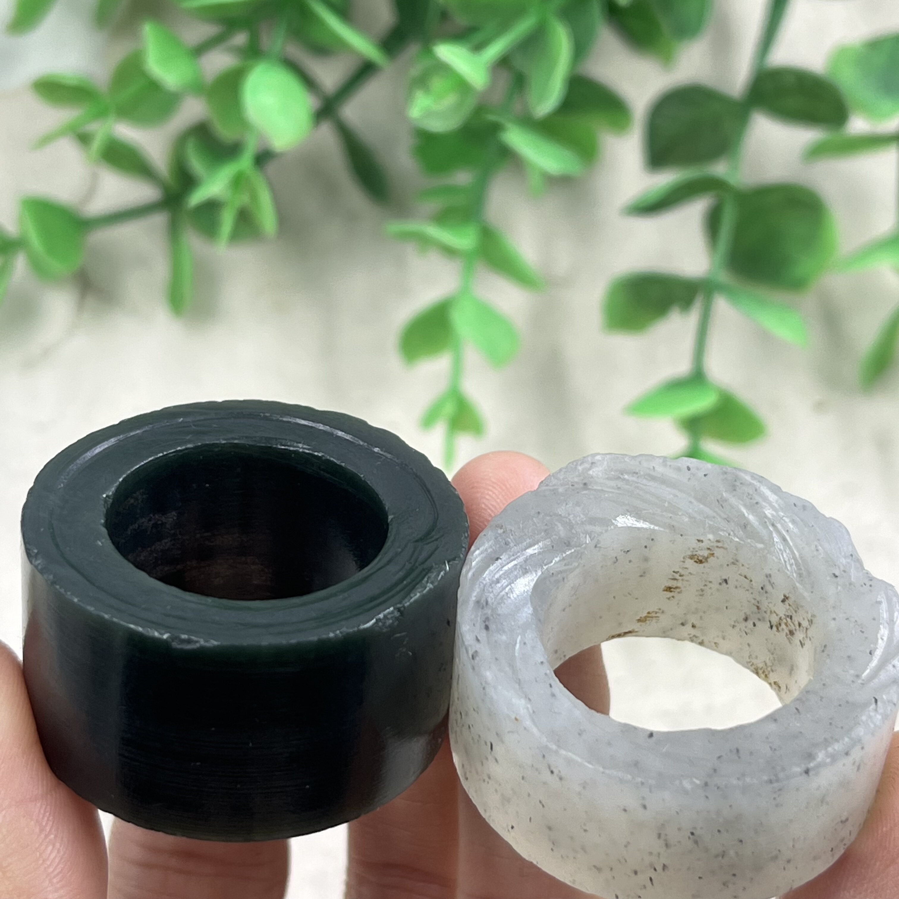 2件价新疆和田玉且末点墨青花戒指边角料扳指圆圈毛料下脚料包邮t