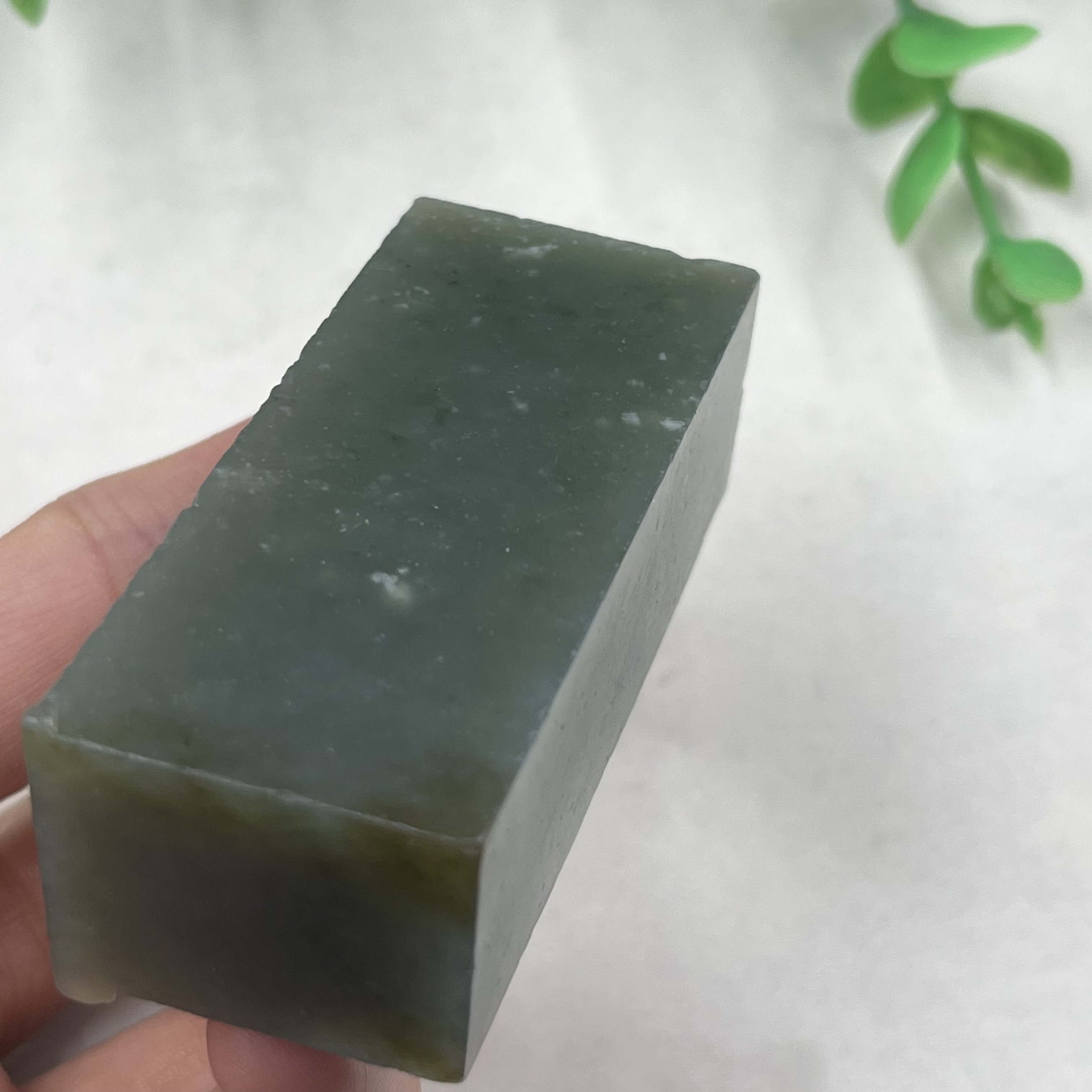 新疆和田玉且末印章边角料玉石料方块料手把件下脚料包邮91克t