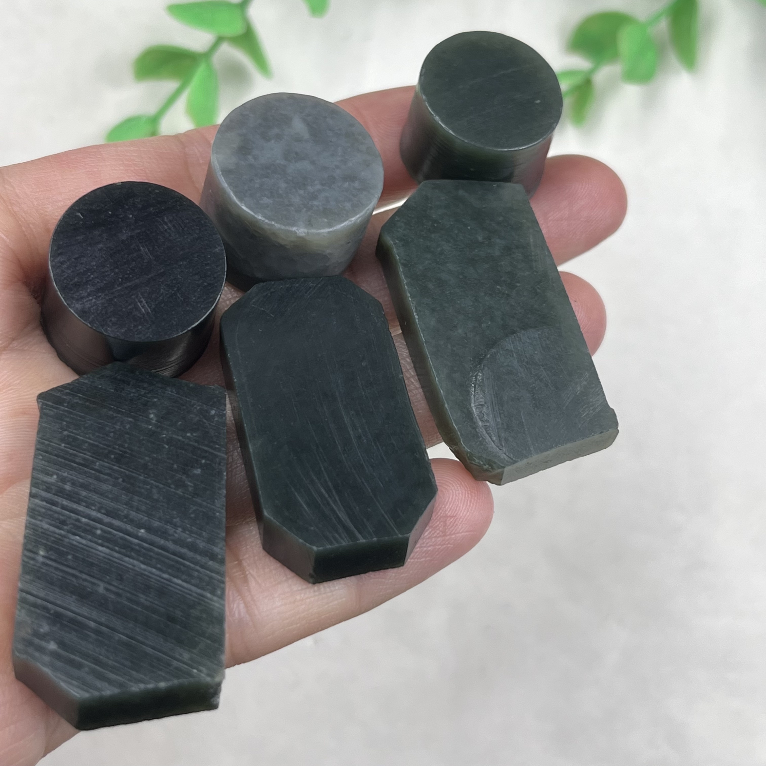 6件价新疆和田玉且末圆柱桶珠边角料小件牌子玉石料DIY吊坠包邮t