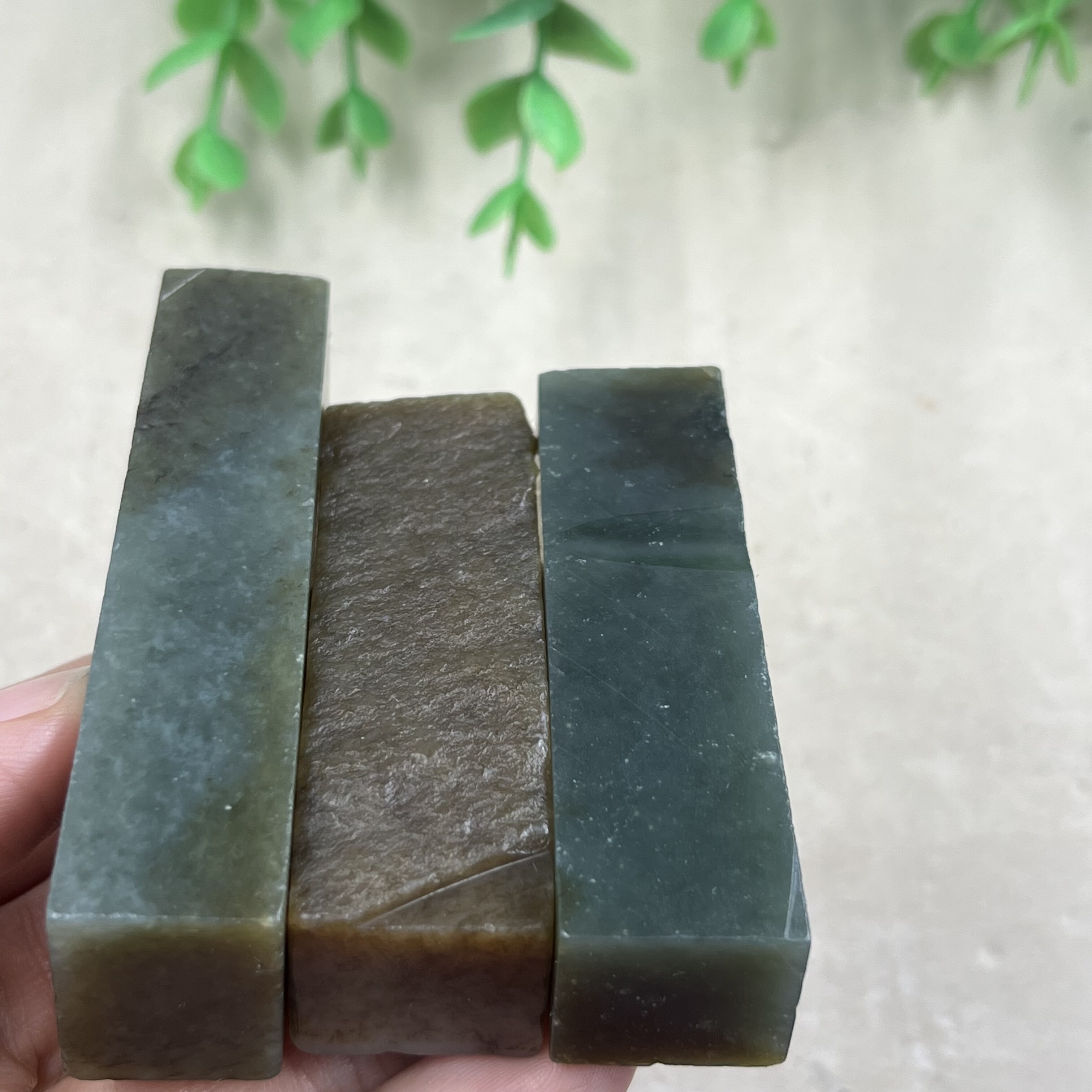 3件价新疆和田玉糖青玉小件印章边角料玉石料牌子方料下脚料包邮t