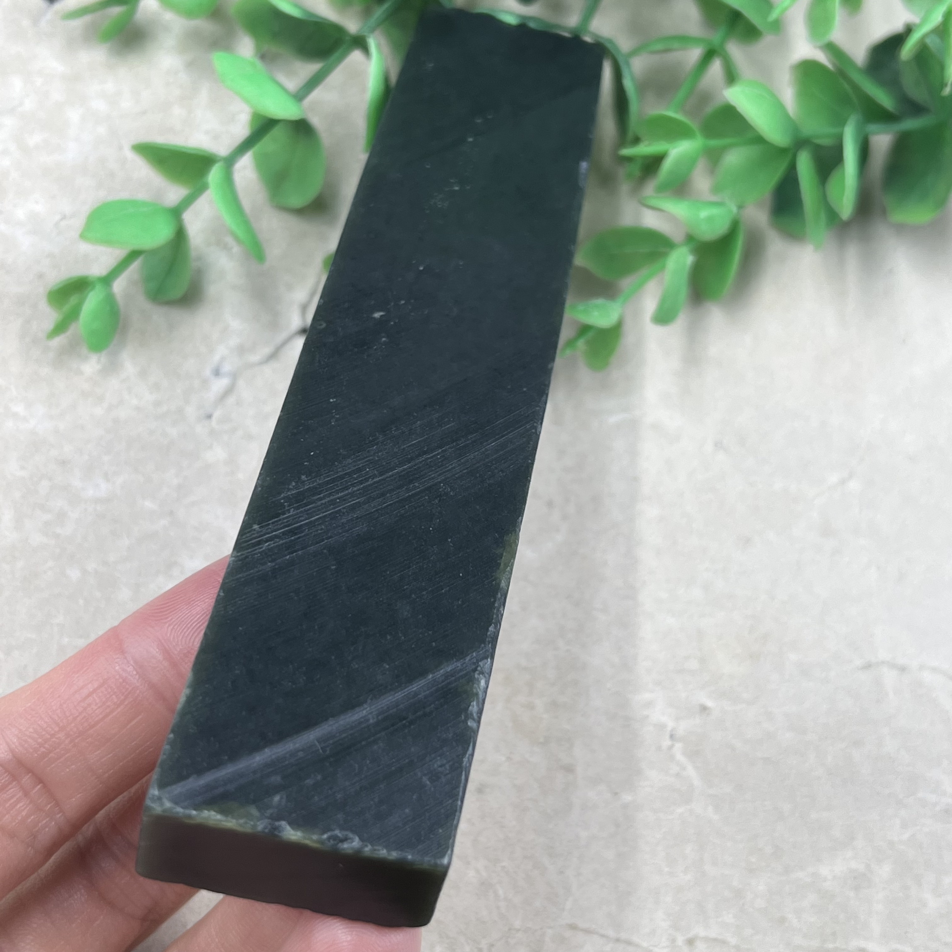 新疆和田玉青玉且末镇纸镇尺边角料压纸玉石料下脚料包邮108克ta