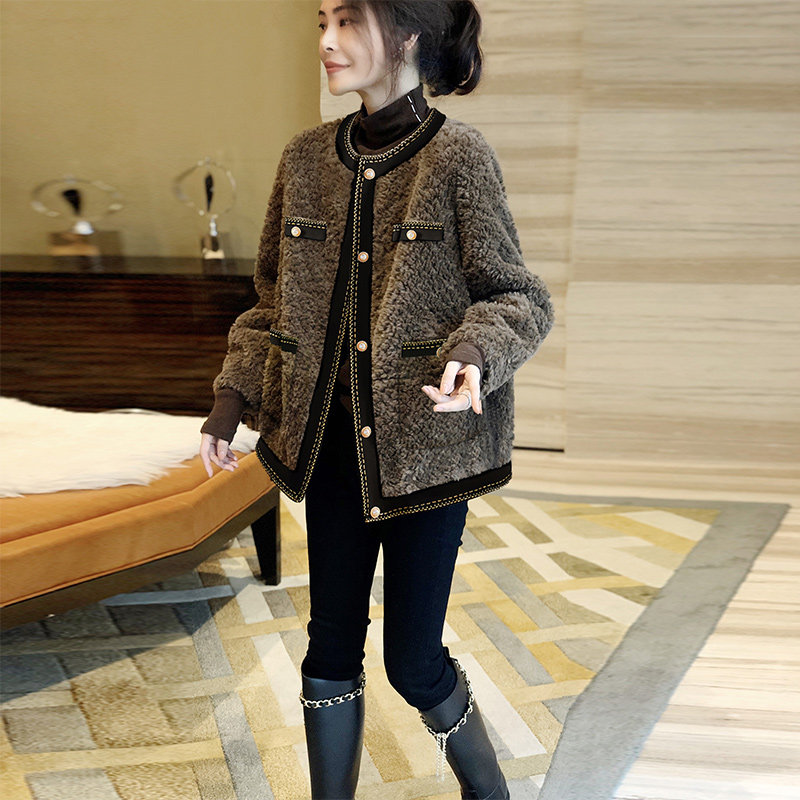 棕色仿羊羔毛绒外套女时尚洋气小香风短款上衣冬季2021新款欧洲站