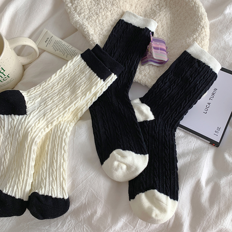 撞色黑白麻花袜子女春秋季中筒袜甜美百搭学院风日系洛丽塔堆堆袜