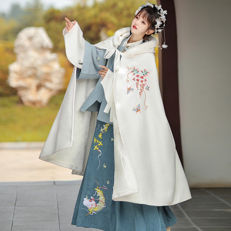 中国风古装汉服斗篷女秋冬季中长款加厚保暖披肩披风毛呢外套连帽