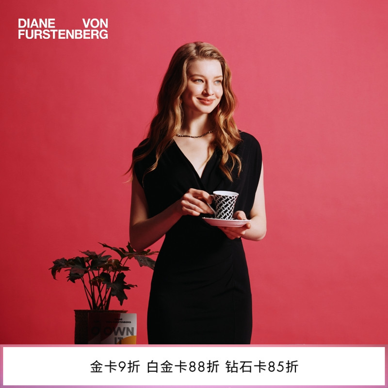 DVF曜石黑V领哑光针织连衣裙