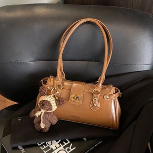 跨境包包通勤手提包小拎包2025新款复古腋下包百搭单肩保龄球包