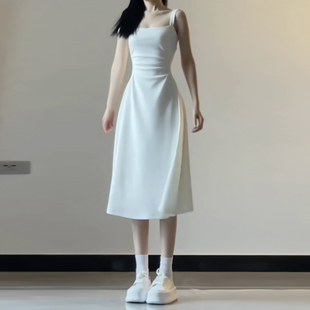 白色吊带连衣裙子女夏季 茶歇海边度假收腰长裙 2025新款 小个子法式