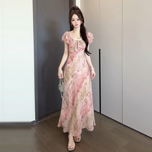 2025新款 海边度假一字肩吊带碎花粉色连衣裙子女夏季 流行沙滩长裙