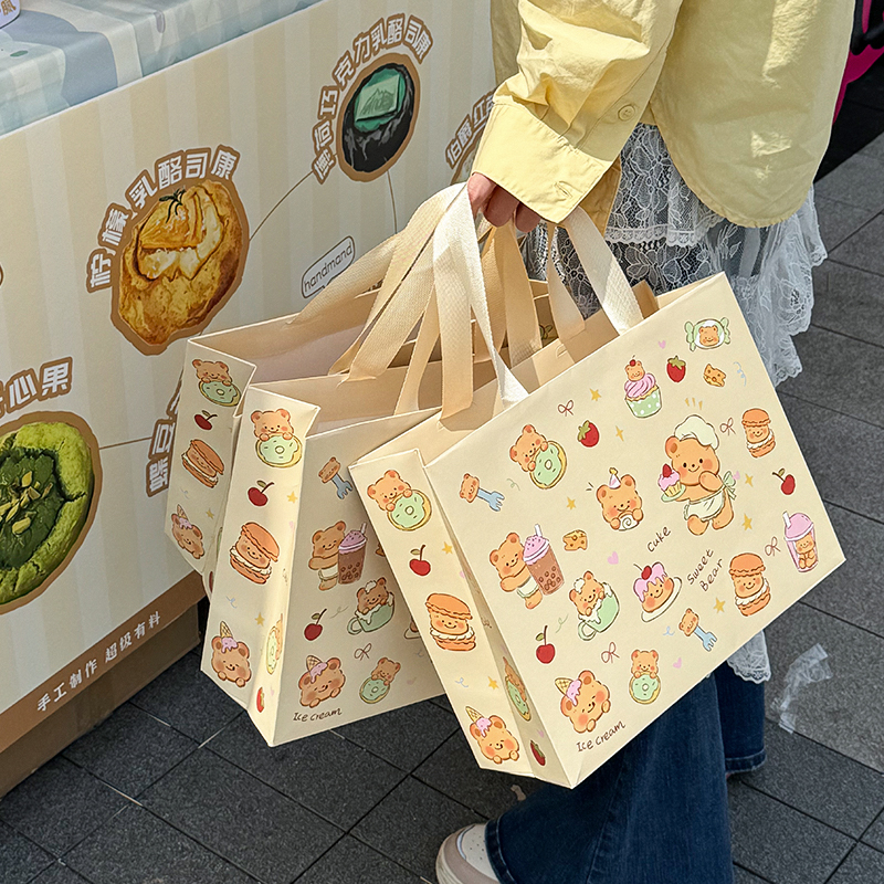 被追问了一条街的礼品袋