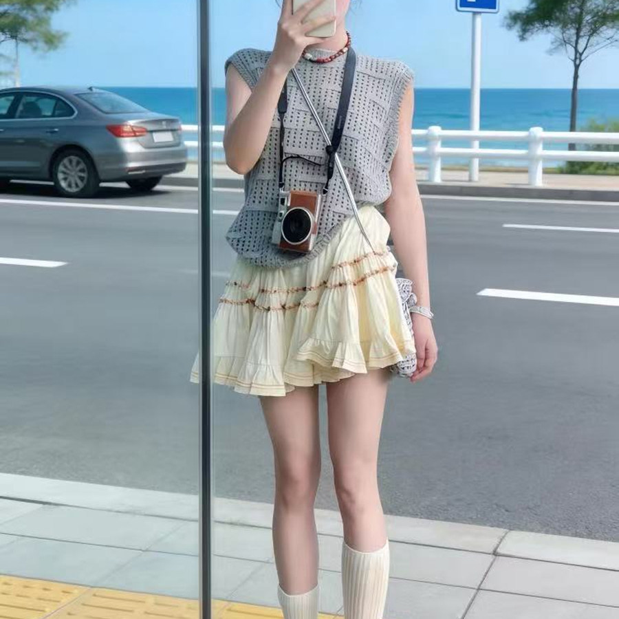 夏季减龄小众不撞款独特漂亮绝美巨好看的镂空上衣裙子两件套装女