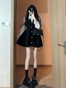 背带裙两件套装 秋冬茶系穿搭一整套法式 桔梗高级感御姐小香风衬衫