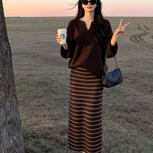 秋季一整套穿搭高级感盐系轻熟御姐气质女神范毛衣裙子两件套装女