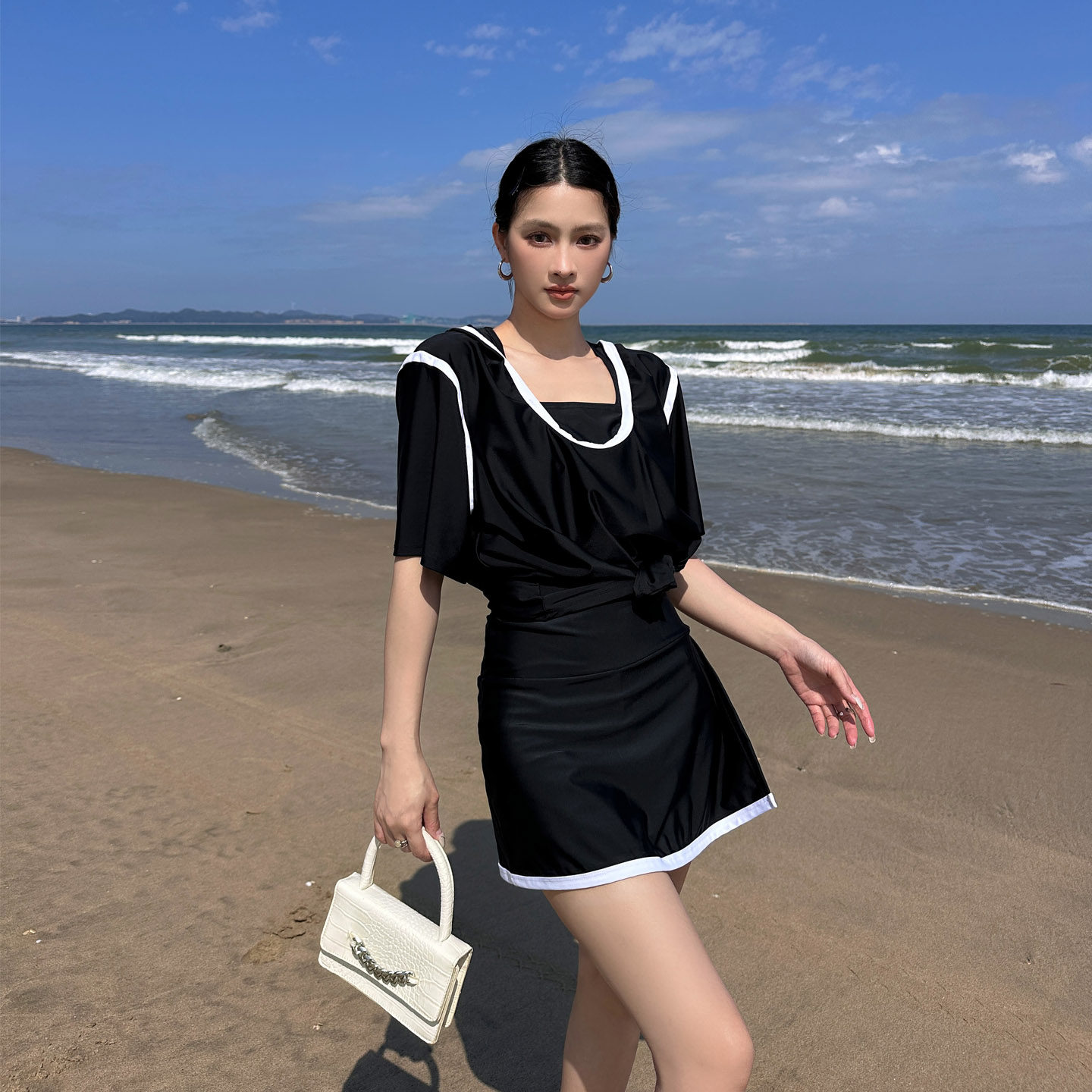 泳衣女士分体2025新款三件套保守微胖遮肚显瘦大码海边度假游泳衣